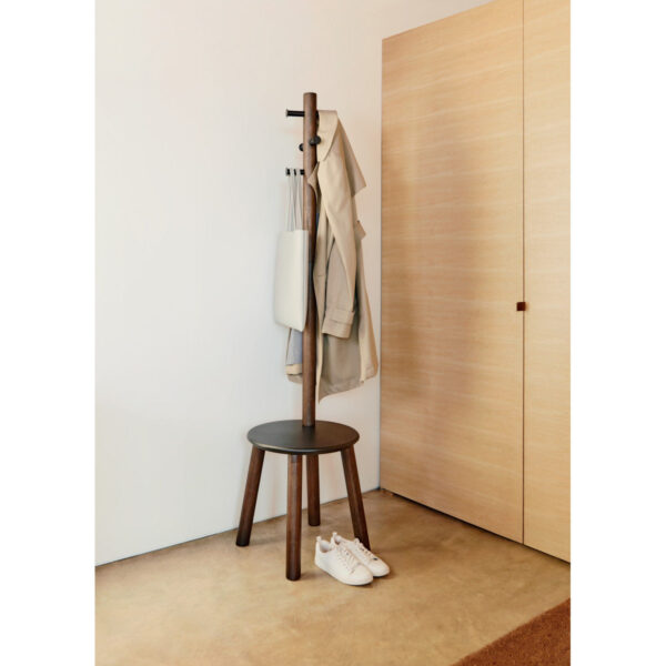 Pillar walnut καλόγερος ρούχων με σκαμπό - UMBRA - Image 8