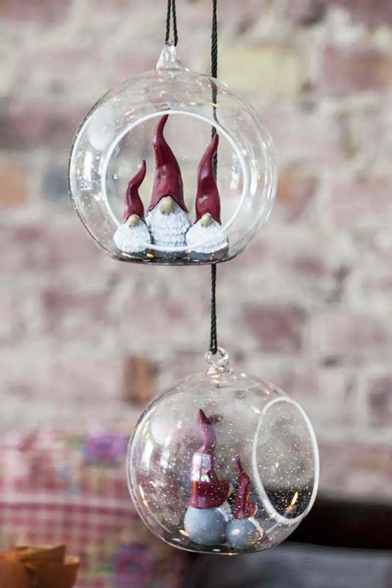 Διακοσμητικό στολίδι Santa Andersson κρεμαστή γυάλινη μπάλα 10,5εκ. - Nääsgränsgården - Image 4