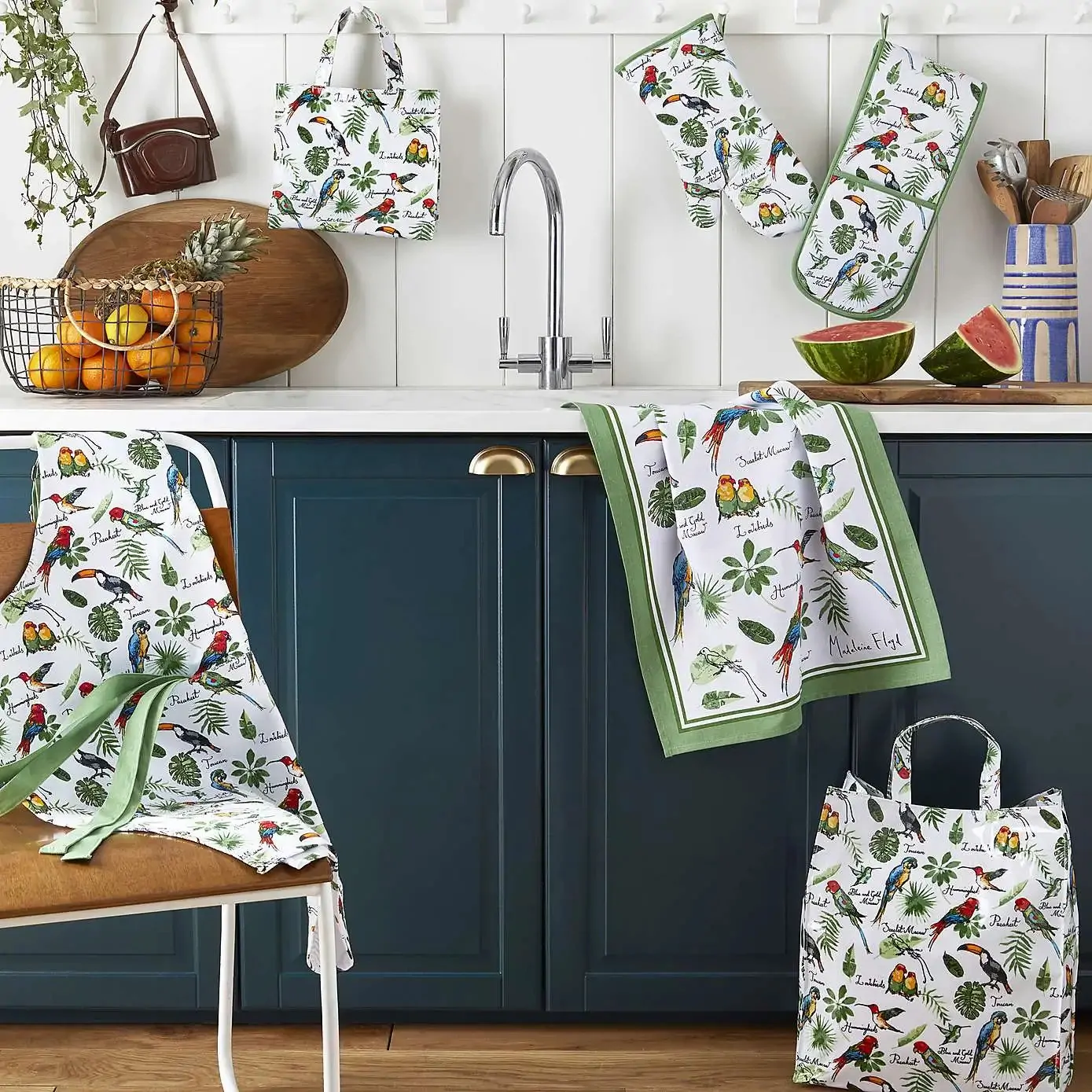 Ποδιά κουζίνας "Tropical Birds" βαμβακερή – Ulster Weavers - Image 2
