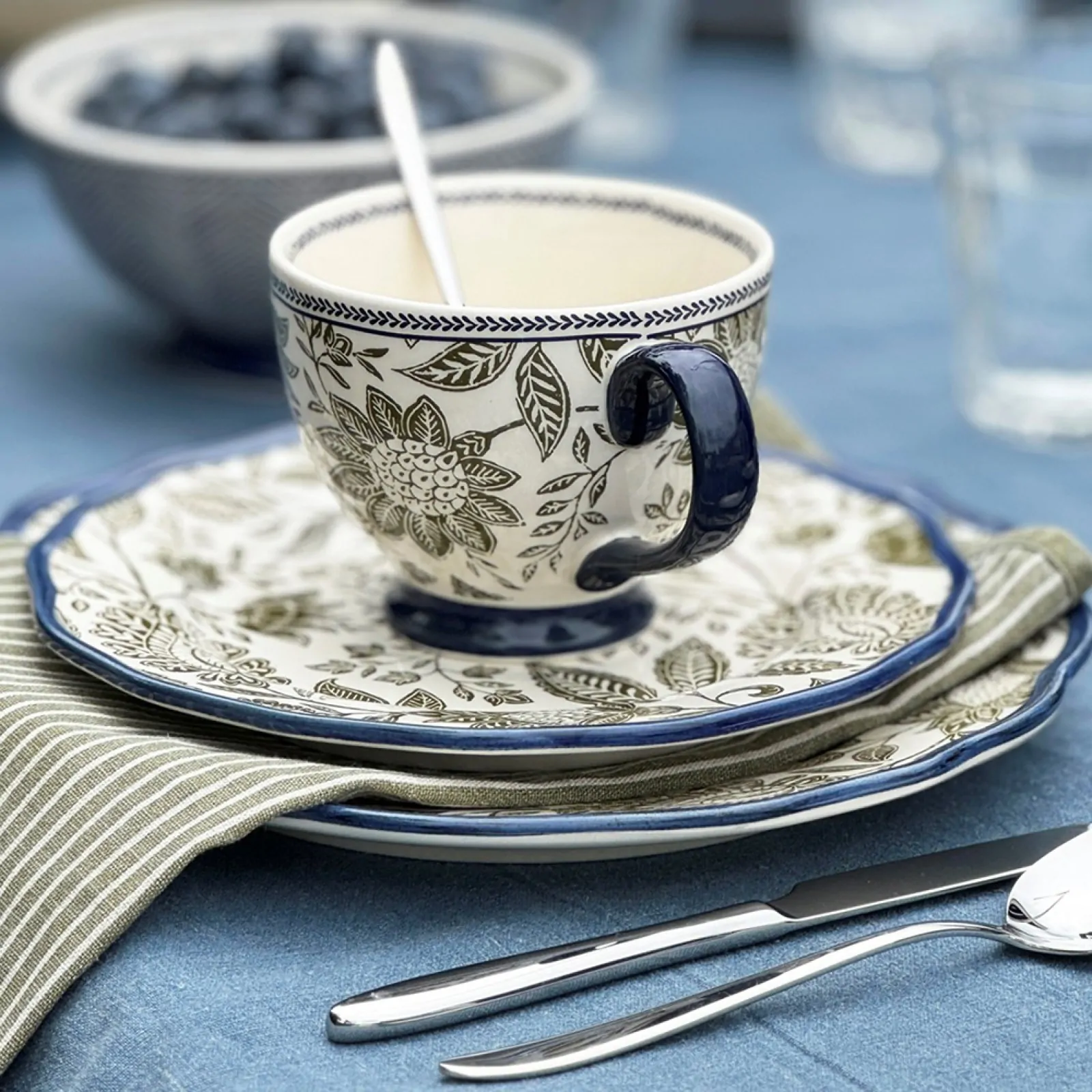 Πιάτο Hedingham 21cm. sage green – Laura Ashley - Image 3