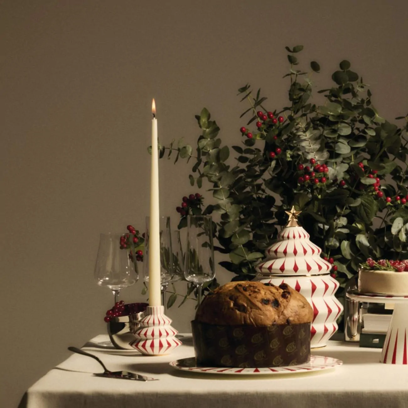 Delight χριστουγεννιάτικη πιατέλα πορσελάνης 30cm. - Alessi - Image 3