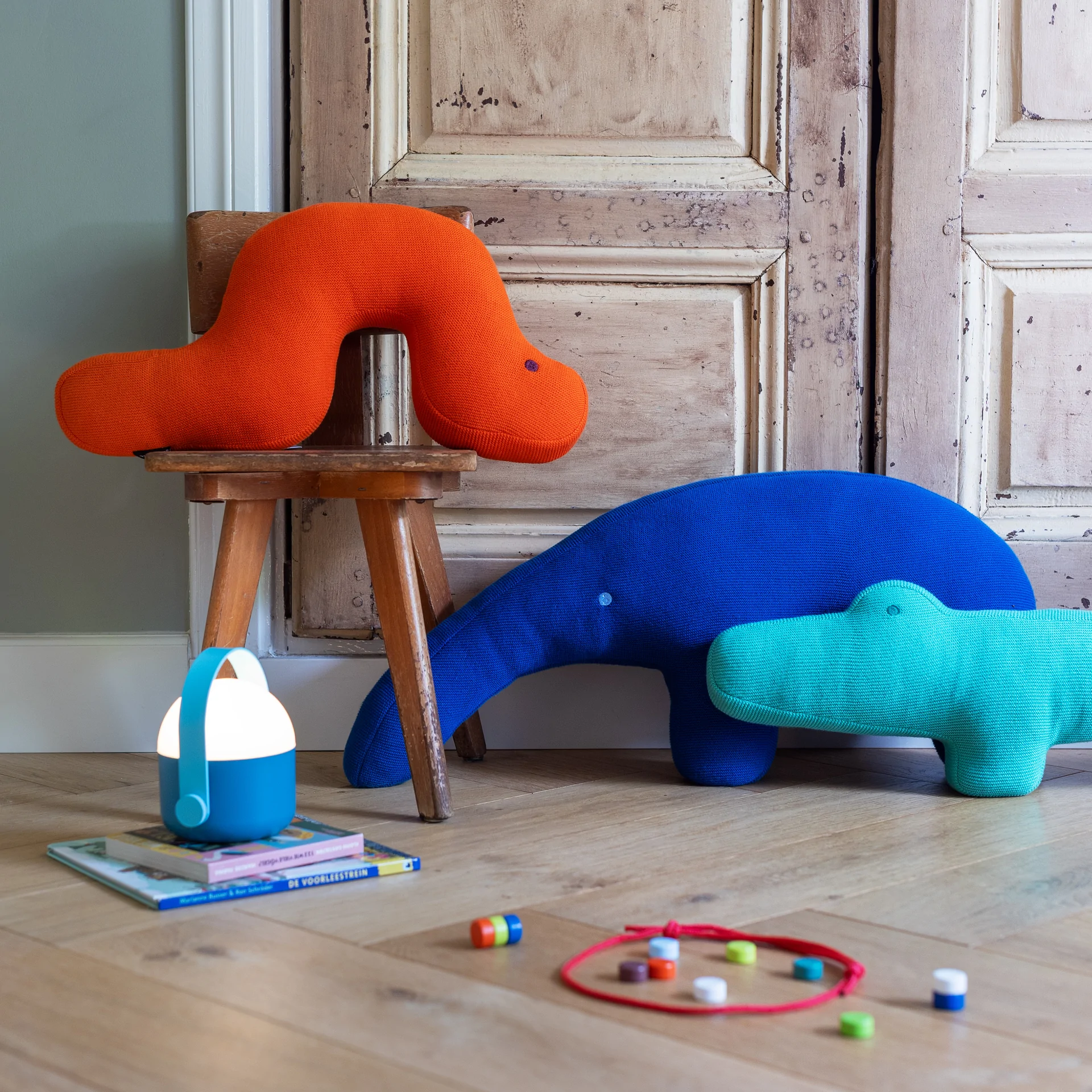 Μαξιλάρι Caterpilar Frieda πορτοκαλί - Remember - Image 2